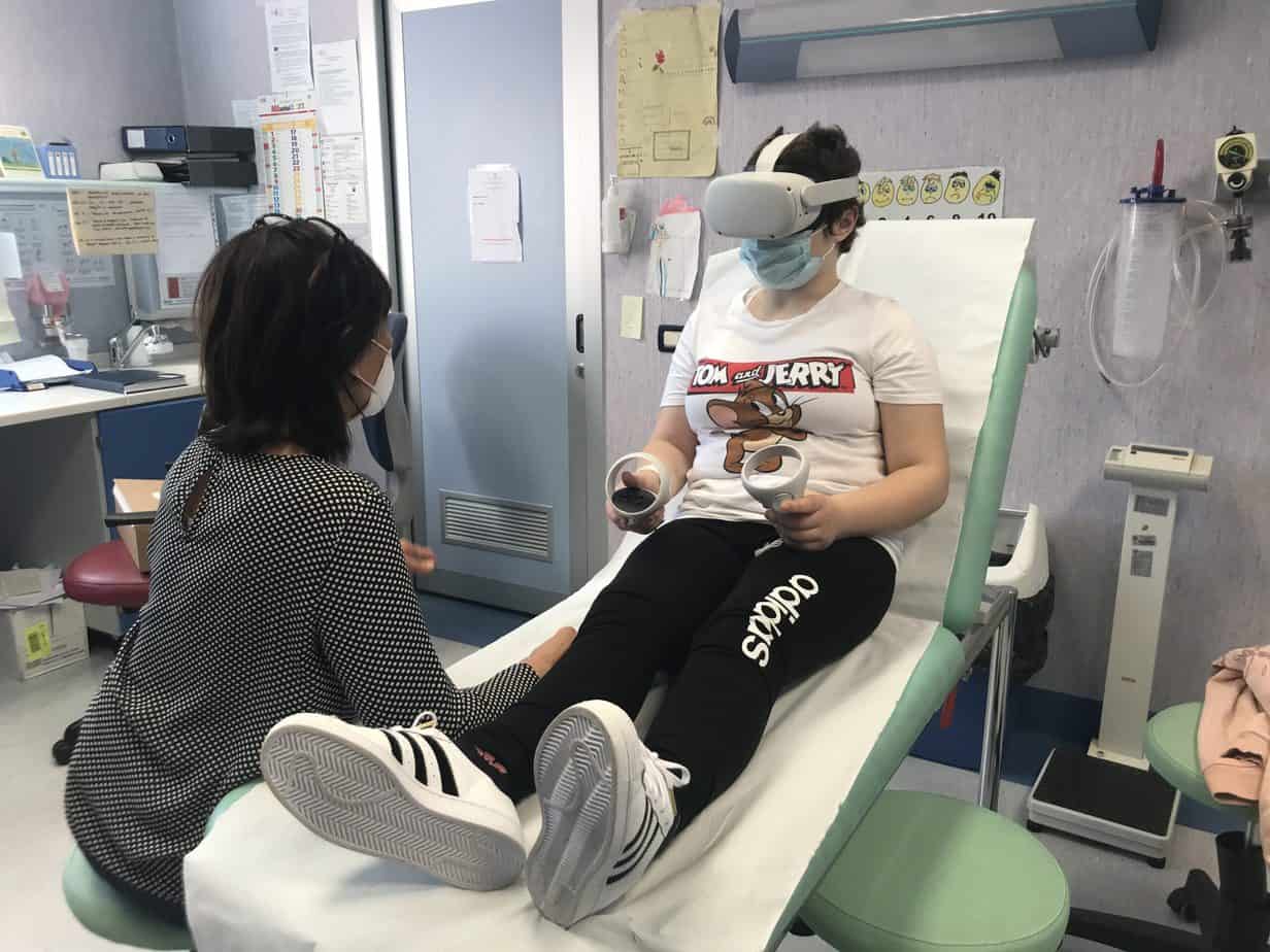 Un visore di realtà virtuale per i bambini oncologici